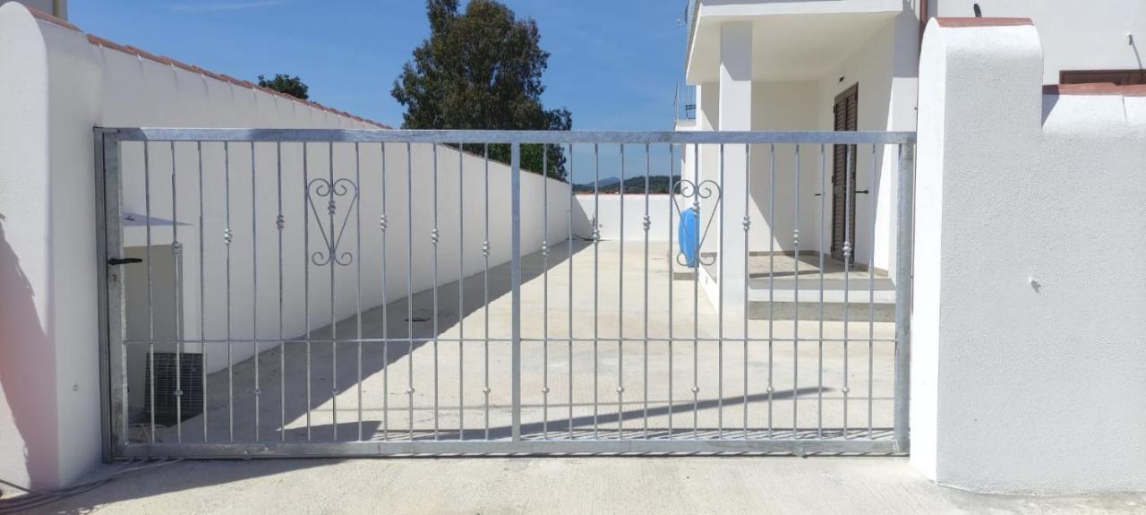 Appartement F2 Meuble Loculi Εξωτερικό φωτογραφία